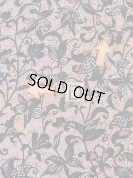 画像17: N0529J  女性用 羽織  シルク(正絹)  灰色がかった ベージュ, 唐花 【中古】 【USED】 【リサイクル】 ★★☆☆☆ (17)