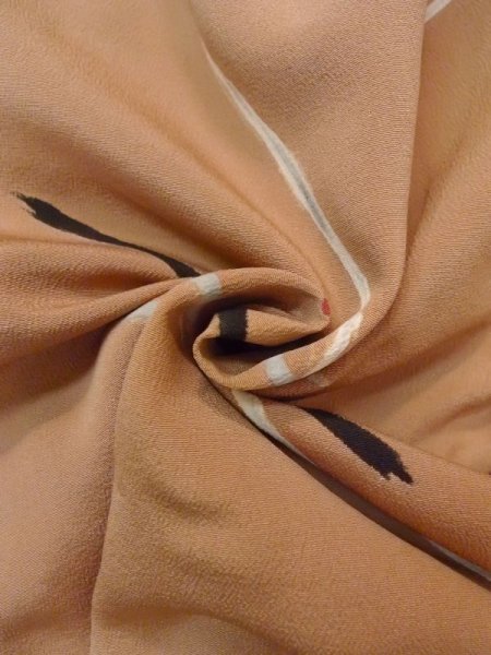 画像11: N0529L  女性用 羽織  シルク(正絹)   ベージュ, 花 【中古】 【USED】 【リサイクル】 ★★☆☆☆ (11)