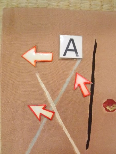 画像14: N0529L  女性用 羽織  シルク(正絹)   ベージュ, 花 【中古】 【USED】 【リサイクル】 ★★☆☆☆ (14)