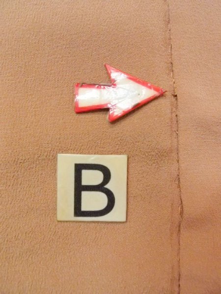 画像15: N0529L  女性用 羽織  シルク(正絹)   ベージュ, 花 【中古】 【USED】 【リサイクル】 ★★☆☆☆ (15)