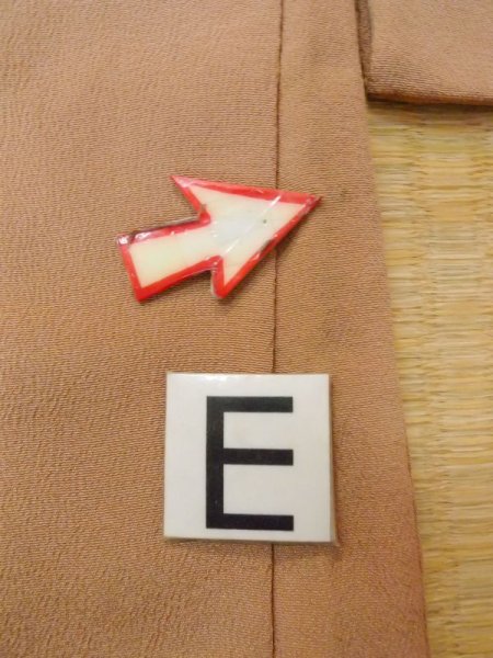 画像18: N0529L  女性用 羽織  シルク(正絹)   ベージュ, 花 【中古】 【USED】 【リサイクル】 ★★☆☆☆ (18)