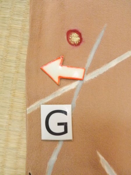 画像20: N0529L  女性用 羽織  シルク(正絹)   ベージュ, 花 【中古】 【USED】 【リサイクル】 ★★☆☆☆ (20)