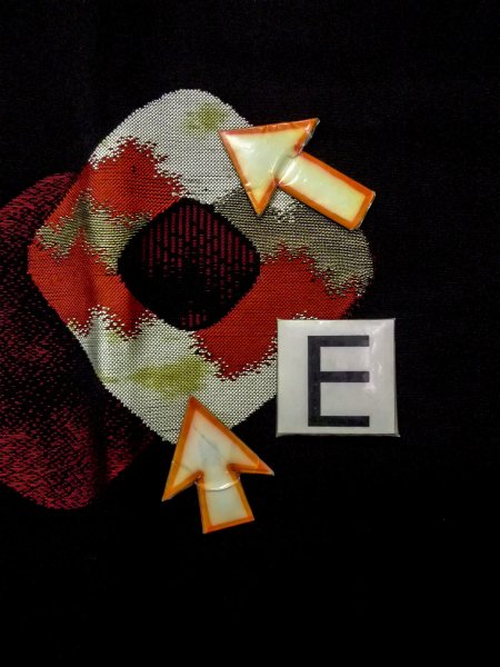 画像18: N0530D  女性用 道行  シルク（正絹）   黒, かのこ 【中古】 【USED】 【リサイクル】 ★★☆☆☆ (18)