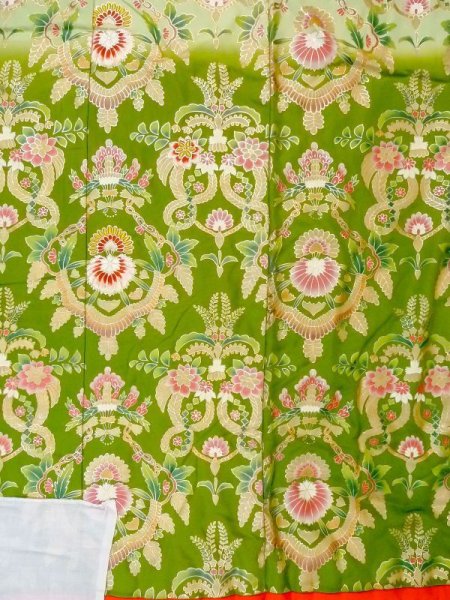 画像8: N0605C  女性用 打掛  シルク(正絹)   赤色, 花 【中古】 【USED】 【リサイクル】 ★★☆☆☆ (8)