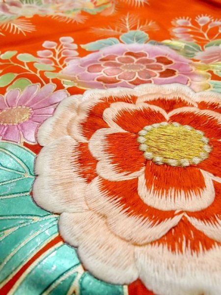 画像31: N0605C  女性用 打掛  シルク(正絹)   赤色, 花 【中古】 【USED】 【リサイクル】 ★★☆☆☆ (31)