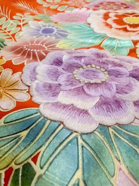 画像32: N0605C  女性用 打掛  シルク(正絹)   赤色, 花 【中古】 【USED】 【リサイクル】 ★★☆☆☆ (32)