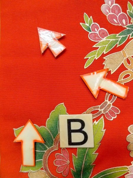 画像37: N0605C  女性用 打掛  シルク(正絹)   赤色, 花 【中古】 【USED】 【リサイクル】 ★★☆☆☆ (37)