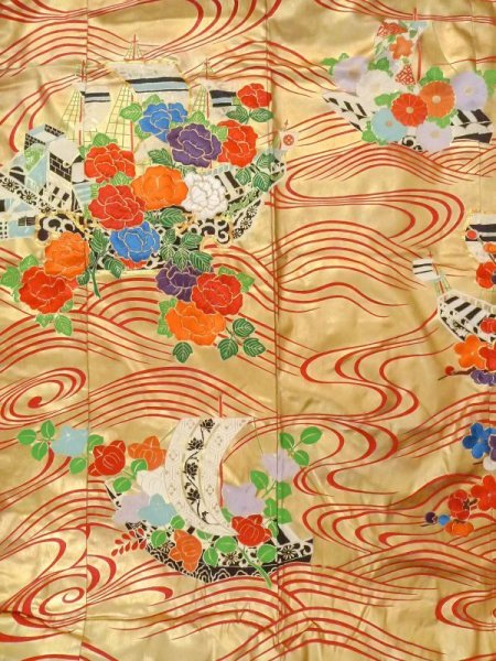 画像9: N0605E  女性用 打掛  シルク(正絹)   金色, 桜 【中古】 【USED】 【リサイクル】 ★☆☆☆☆ (9)