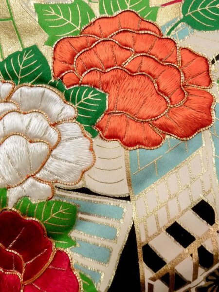 画像15: N0605E  女性用 打掛  シルク(正絹)   金色, 桜 【中古】 【USED】 【リサイクル】 ★☆☆☆☆ (15)