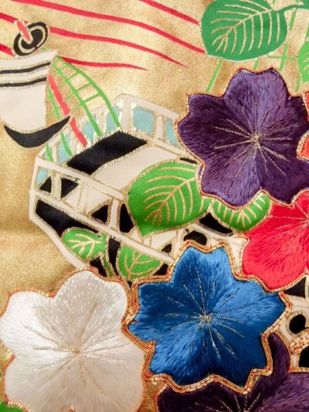 画像20: N0605E  女性用 打掛  シルク(正絹)   金色, 桜 【中古】 【USED】 【リサイクル】 ★☆☆☆☆ (20)