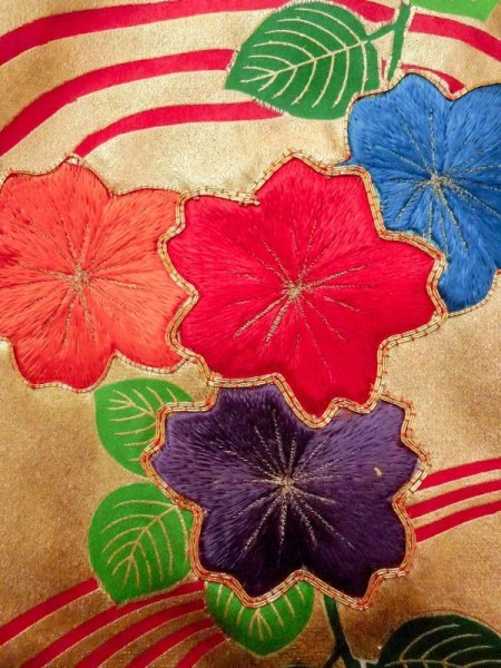 画像23: N0605E  女性用 打掛  シルク(正絹)   金色, 桜 【中古】 【USED】 【リサイクル】 ★☆☆☆☆ (23)