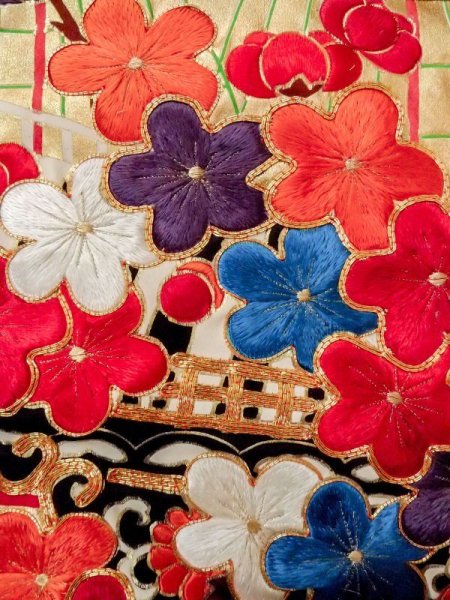 画像27: N0605E  女性用 打掛  シルク(正絹)   金色, 桜 【中古】 【USED】 【リサイクル】 ★☆☆☆☆ (27)