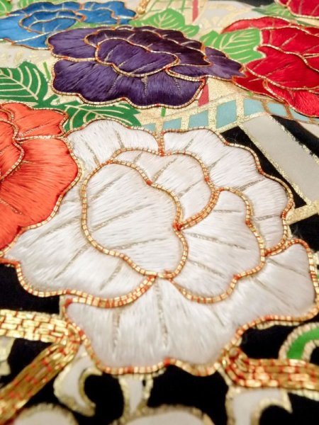 画像35: N0605E  女性用 打掛  シルク(正絹)   金色, 桜 【中古】 【USED】 【リサイクル】 ★☆☆☆☆ (35)