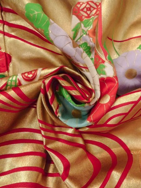 画像40: N0605E  女性用 打掛  シルク(正絹)   金色, 桜 【中古】 【USED】 【リサイクル】 ★☆☆☆☆ (40)