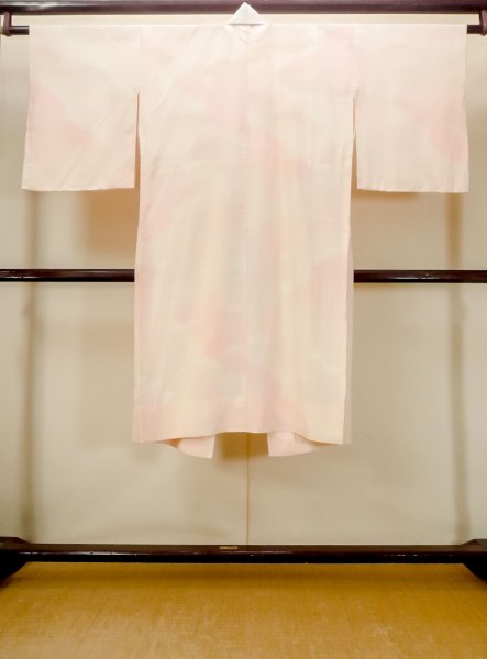 画像2: N0611J  女性用 襦袢  シルク(正絹)  薄い 桃色, ぼかし 【中古】 【USED】 【リサイクル】 ★★☆☆☆ (2)