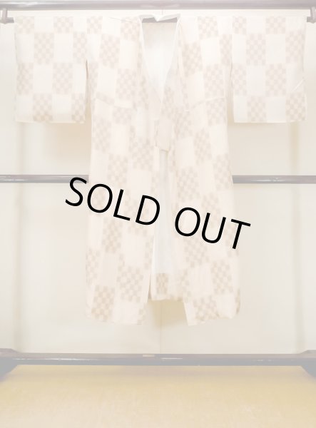 画像1: N0611M  女性用 襦袢 使用感あり シルク（正絹）   ベージュ, 四角 【中古】 【USED】 【リサイクル】 ★★☆☆☆ (1)