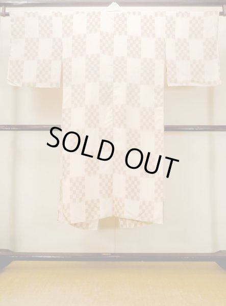 画像2: N0611M  女性用 襦袢 使用感あり シルク（正絹）   ベージュ, 四角 【中古】 【USED】 【リサイクル】 ★★☆☆☆ (2)