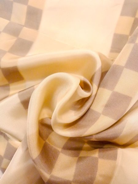 画像11: N0611M  女性用 襦袢 使用感あり シルク(正絹)   ベージュ, 四角 【中古】 【USED】 【リサイクル】 ★★☆☆☆ (11)