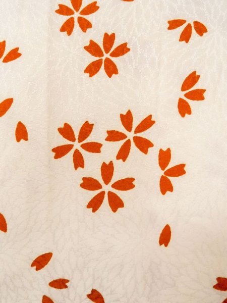 画像5: N0611T  女性用 襦袢 他ダメージ シルク(正絹)   アイボリー, 桜 【中古】 【USED】 【リサイクル】 ★☆☆☆☆ (5)