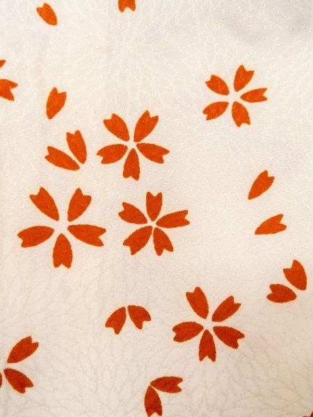 画像7: N0611T  女性用 襦袢 他ダメージ シルク(正絹)   アイボリー, 桜 【中古】 【USED】 【リサイクル】 ★☆☆☆☆ (7)