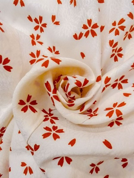 画像11: N0611T  女性用 襦袢 他ダメージ シルク(正絹)   アイボリー, 桜 【中古】 【USED】 【リサイクル】 ★☆☆☆☆ (11)