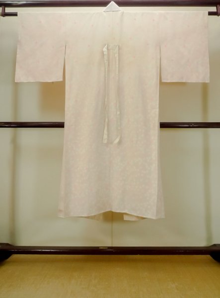 画像2: N0611W  女性用 襦袢  シルク(正絹)  淡い 桃色, 菊 【中古】 【USED】 【リサイクル】 ★☆☆☆☆ (2)