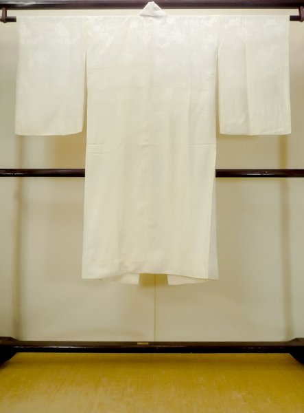 画像2: N0612B  女性用 襦袢  シルク(正絹)   白, ぼたん 【中古】 【USED】 【リサイクル】 ★☆☆☆☆ (2)