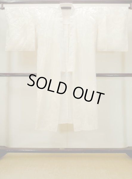 画像1: N0612C  女性用 襦袢  シルク（正絹）  光沢のある アイボリー, 唐草 【中古】 【USED】 【リサイクル】 ★☆☆☆☆ (1)