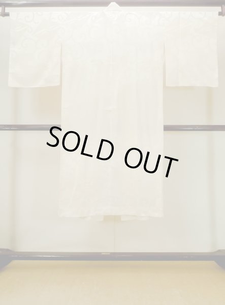 画像2: N0612C  女性用 襦袢  シルク（正絹）  光沢のある アイボリー, 唐草 【中古】 【USED】 【リサイクル】 ★☆☆☆☆ (2)