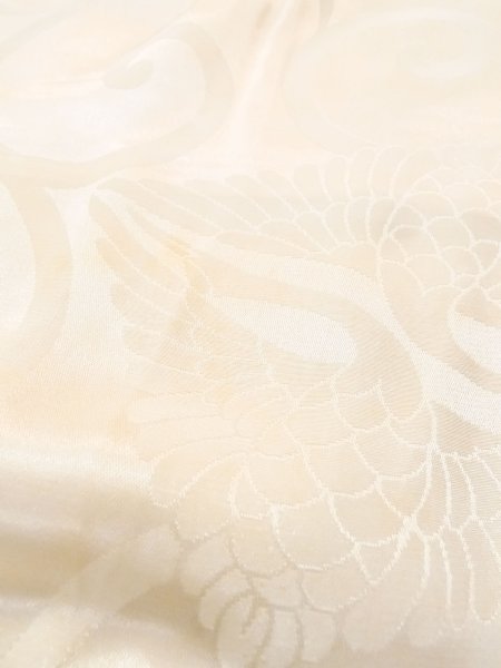 画像8: N0612C  女性用 襦袢  シルク(正絹)  光沢のある アイボリー, 唐草 【中古】 【USED】 【リサイクル】 ★☆☆☆☆ (8)