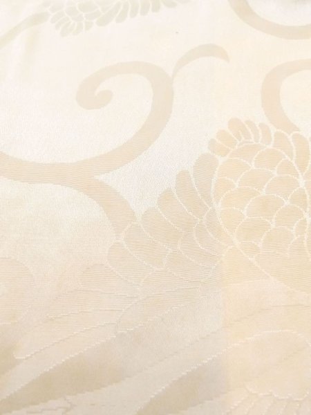 画像9: N0612C  女性用 襦袢  シルク(正絹)  光沢のある アイボリー, 唐草 【中古】 【USED】 【リサイクル】 ★☆☆☆☆ (9)