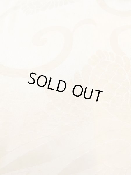 画像9: N0612C  女性用 襦袢  シルク（正絹）  光沢のある アイボリー, 唐草 【中古】 【USED】 【リサイクル】 ★☆☆☆☆ (9)