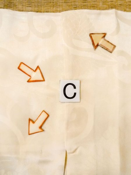 画像16: N0612C  女性用 襦袢  シルク(正絹)  光沢のある アイボリー, 唐草 【中古】 【USED】 【リサイクル】 ★☆☆☆☆ (16)