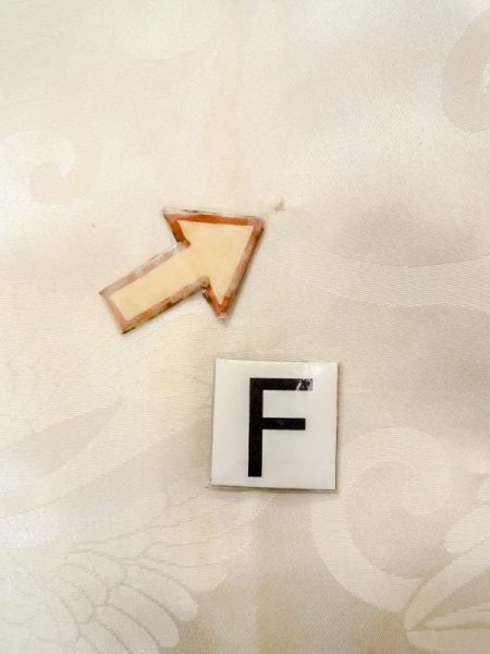 画像19: N0612C  女性用 襦袢  シルク(正絹)  光沢のある アイボリー, 唐草 【中古】 【USED】 【リサイクル】 ★☆☆☆☆ (19)