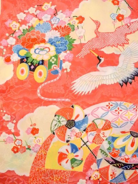 画像2: N0624A 端切れ 女性用着物 シルク(正絹)  淡い 橙色 ぼたん 【中古】 【USED】 【リサイクル】 ★★☆☆☆ (2)