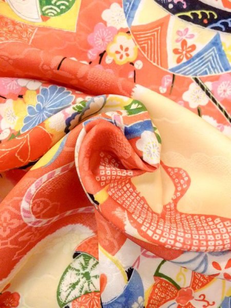 画像14: N0624A 端切れ 女性用着物 シルク(正絹)  淡い 橙色 ぼたん 【中古】 【USED】 【リサイクル】 ★★☆☆☆ (14)