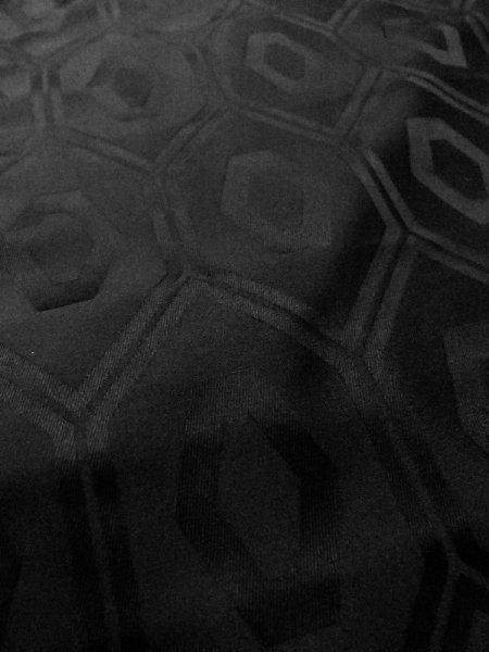 画像8: N0624C 端切れ 女性用着物 シルク(正絹)   黒 亀甲 【中古】 【USED】 【リサイクル】 ★★★★☆ (8)