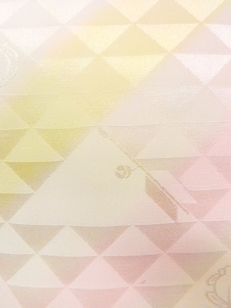 画像5: N0624N 端切れ 女性用着物 シルク(正絹)  光沢のある マルチカラー 三角 【中古】 【USED】 【リサイクル】 ★★★★☆ (5)