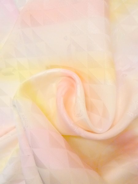 画像10: N0624N 端切れ 女性用着物 シルク(正絹)  光沢のある マルチカラー 三角 【中古】 【USED】 【リサイクル】 ★★★★☆ (10)