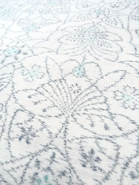 画像6: N0624U 端切れ 女性用着物 ウール   白 蝶々 【中古】 【USED】 【リサイクル】 ★★★☆☆ (6)