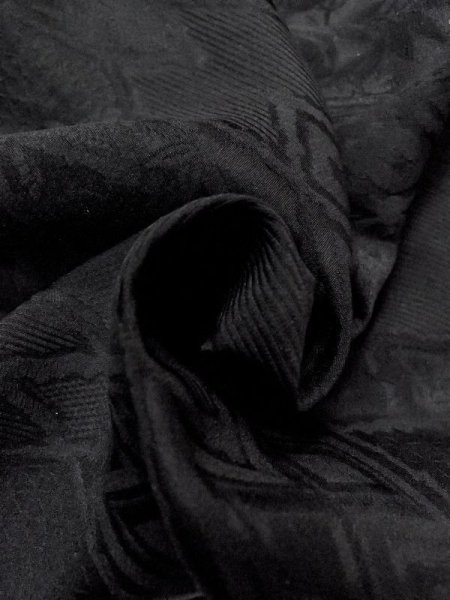 画像10: N0624V 端切れ 女性用着物 シルク(正絹)   黒  【中古】 【USED】 【リサイクル】 ★★★☆☆ (10)