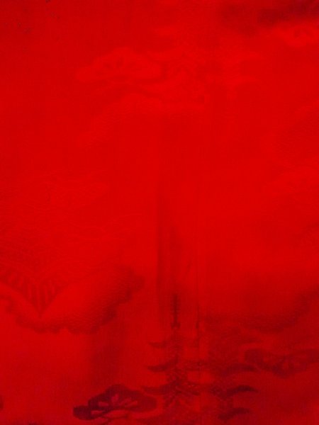 画像3: N0629B  女性用 女の子 子供用、半衿付き シルク(正絹)   赤色, 松/松葉 【中古】 【USED】 【リサイクル】 ★★☆☆☆ (3)