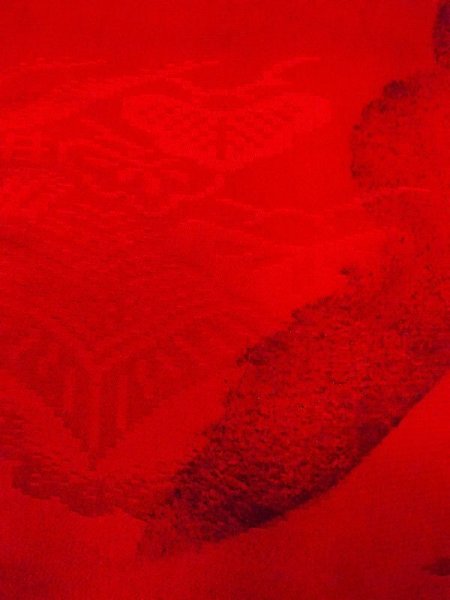 画像5: N0629B  女性用 女の子 子供用、半衿付き シルク(正絹)   赤色, 松/松葉 【中古】 【USED】 【リサイクル】 ★★☆☆☆ (5)