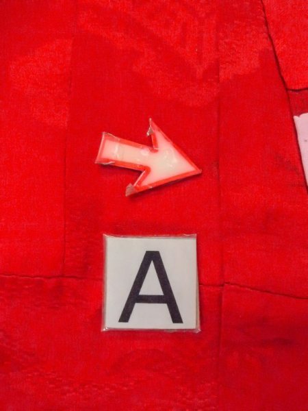 画像14: N0629B  女性用 女の子 子供用、半衿付き シルク(正絹)   赤色, 松/松葉 【中古】 【USED】 【リサイクル】 ★★☆☆☆ (14)