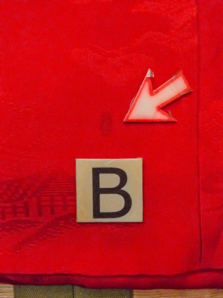 画像15: N0629B  女性用 女の子 子供用、半衿付き シルク(正絹)   赤色, 松/松葉 【中古】 【USED】 【リサイクル】 ★★☆☆☆ (15)