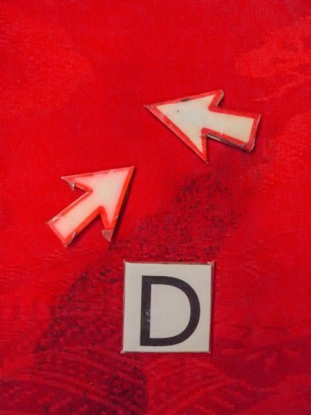 画像17: N0629B  女性用 女の子 子供用、半衿付き シルク(正絹)   赤色, 松/松葉 【中古】 【USED】 【リサイクル】 ★★☆☆☆ (17)