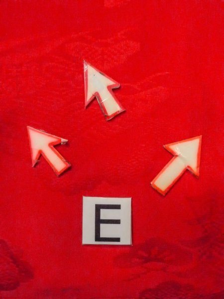 画像18: N0629B  女性用 女の子 子供用、半衿付き シルク(正絹)   赤色, 松/松葉 【中古】 【USED】 【リサイクル】 ★★☆☆☆ (18)