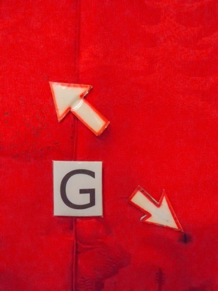 画像20: N0629B  女性用 女の子 子供用、半衿付き シルク(正絹)   赤色, 松/松葉 【中古】 【USED】 【リサイクル】 ★★☆☆☆ (20)