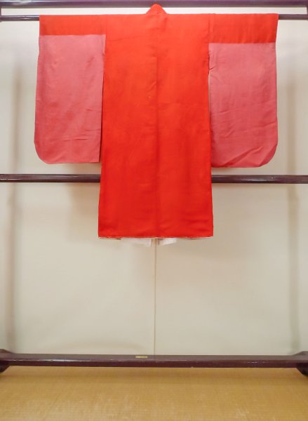 画像2: N0629D  女性用 女の子  シルク(正絹)   赤色,  【中古】 【USED】 【リサイクル】 ★★☆☆☆ (2)