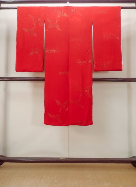 画像2: N0629F  女性用 女の子 半衿付き、地紋:タッセル、扇、亀甲 シルク(正絹)   赤色, 鶴 【中古】 【USED】 【リサイクル】 ★★★☆☆ (2)